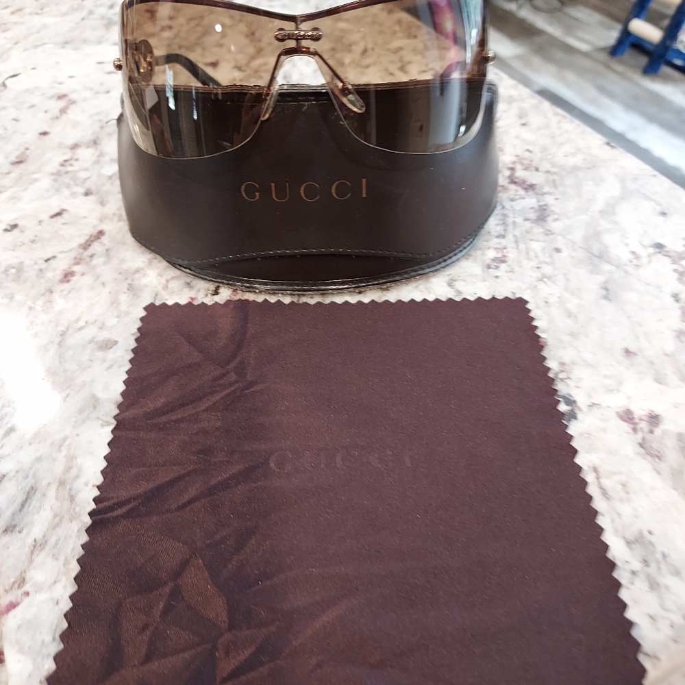 💕BARELY USED💕GUCCI HORSEBIT SUNGLASSES